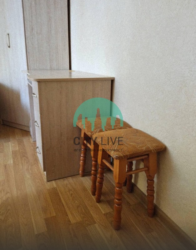 side-img